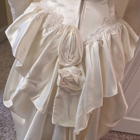 Vintage 80s wedding dress. High neck, long sleeve, size 0. - Picture 7 of 9